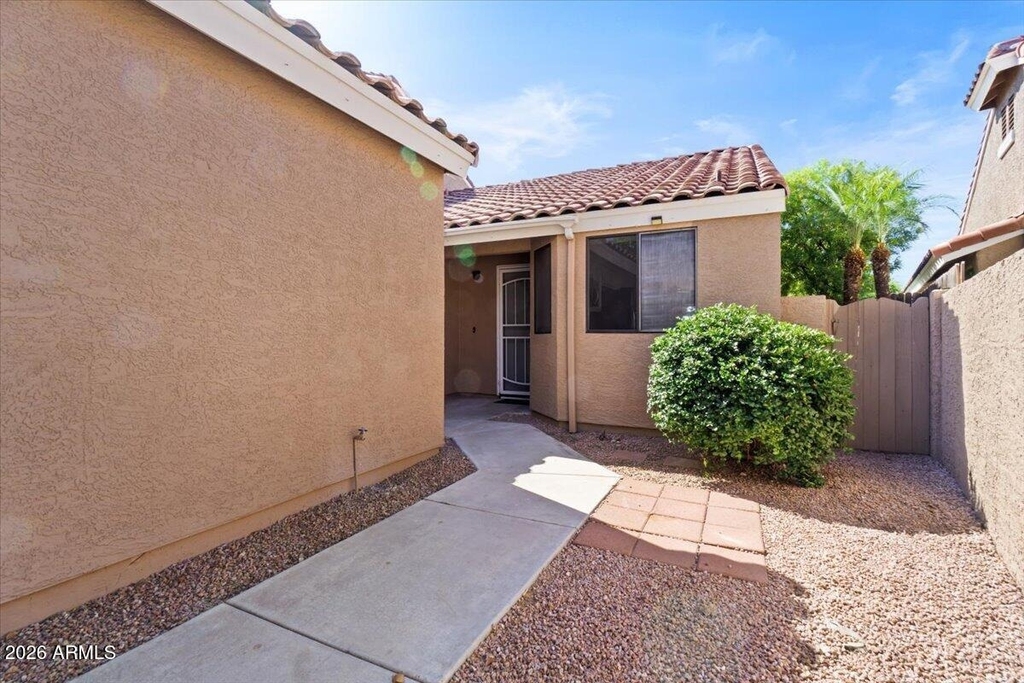3510 E Hampton Avenue - Photo 2