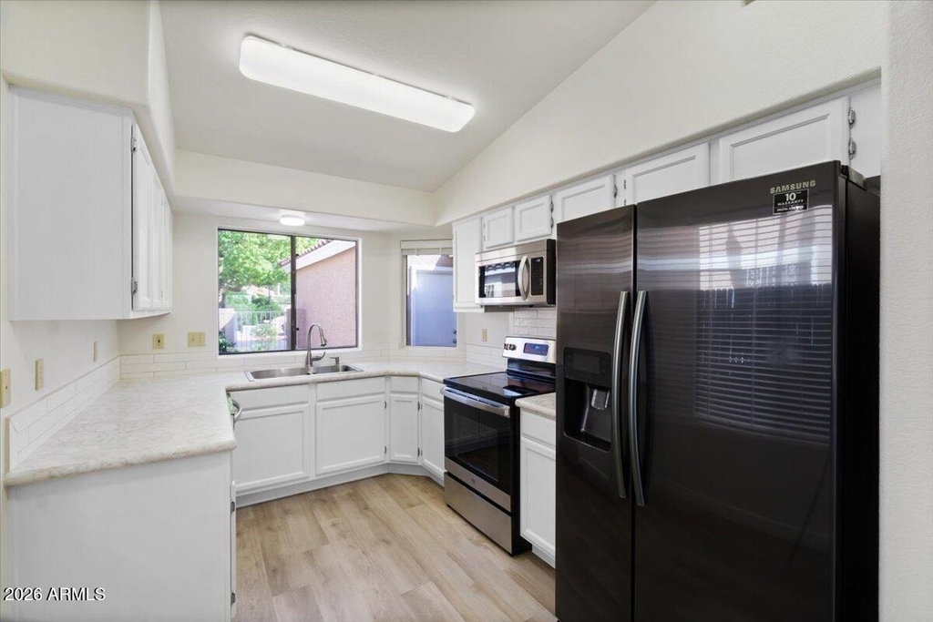 3510 E Hampton Avenue - Photo 8
