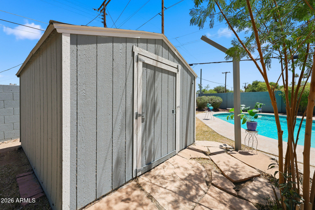 2302 W Berridge Lane - Photo 30