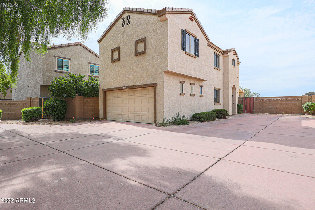 3039 W Los Gatos Drive - Photo 1