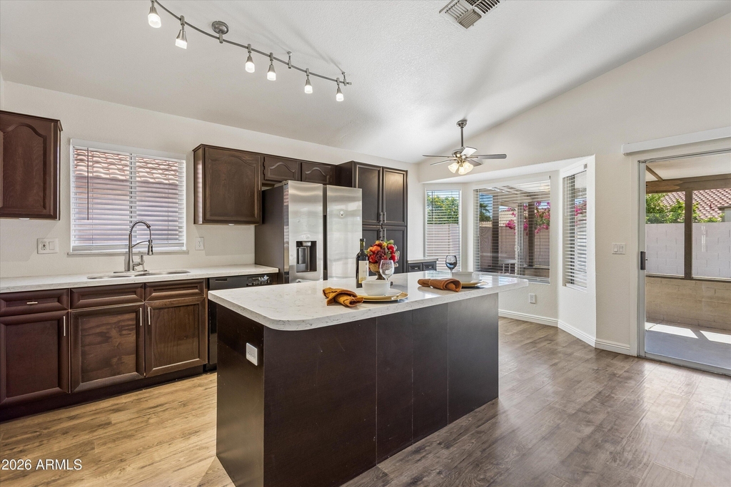 4231 E Alder Avenue - Photo 2
