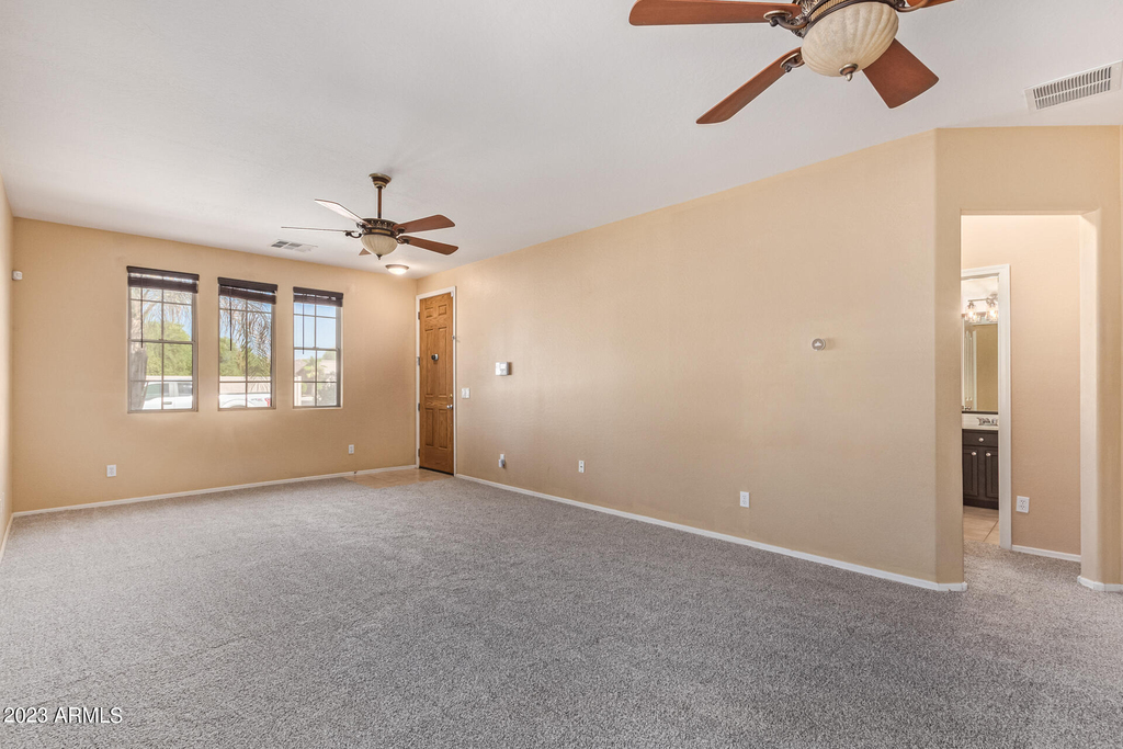 11826 N 146th Avenue - Photo 5