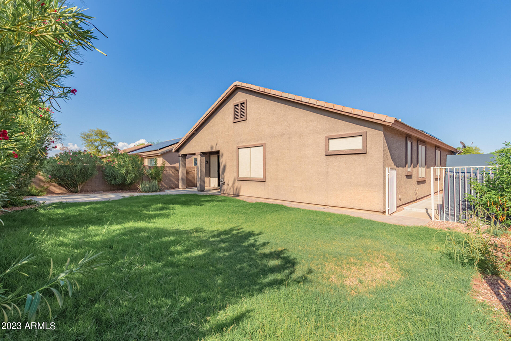 11826 N 146th Avenue - Photo 33