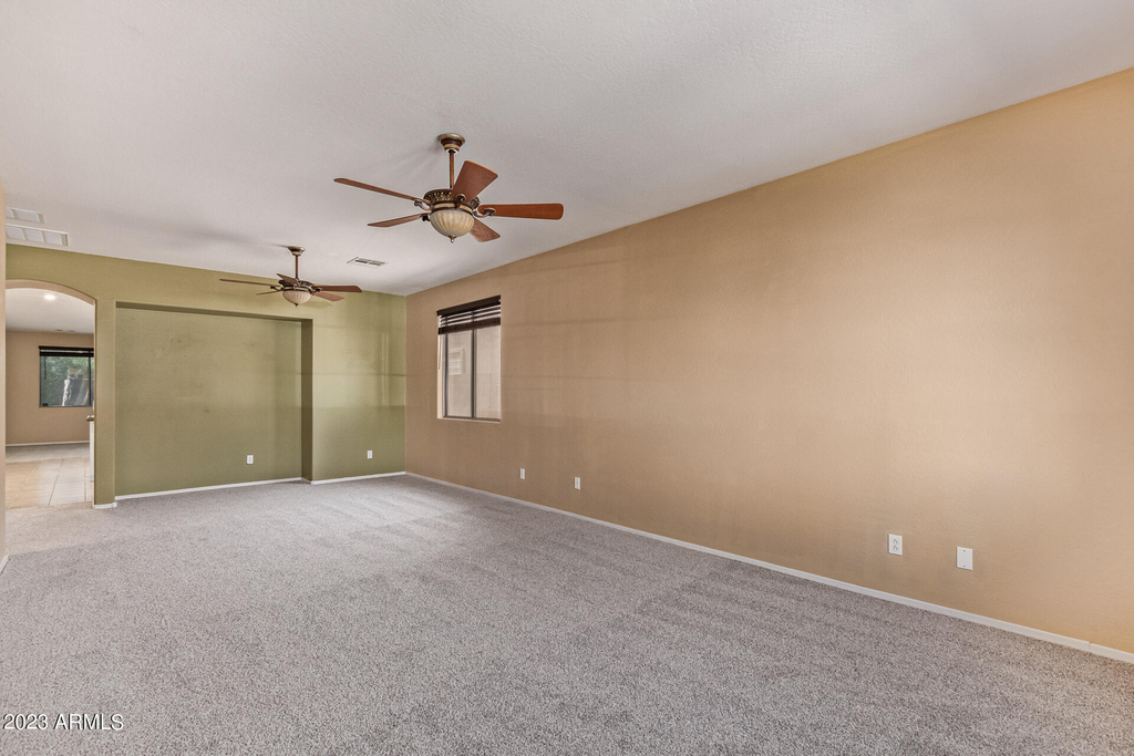 11826 N 146th Avenue - Photo 2