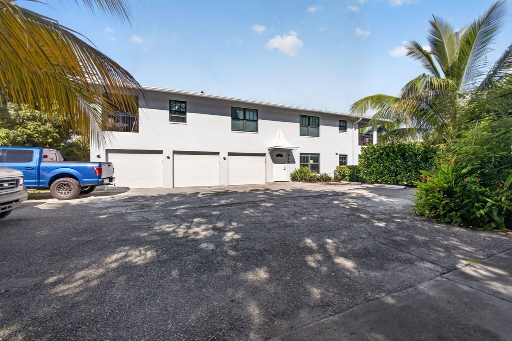 423 49th Street - Photo 2