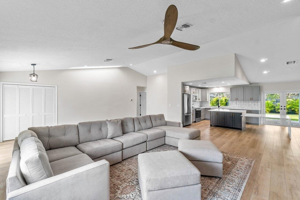 4593 Ellwood Drive - Photo 4
