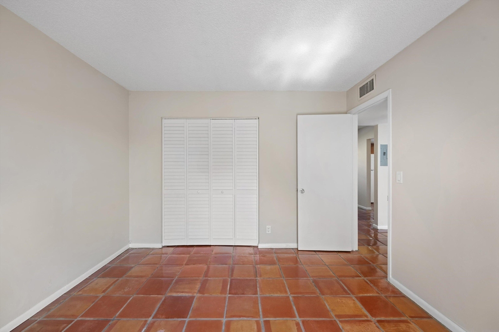 2707 Vandiver Drive - Photo 10