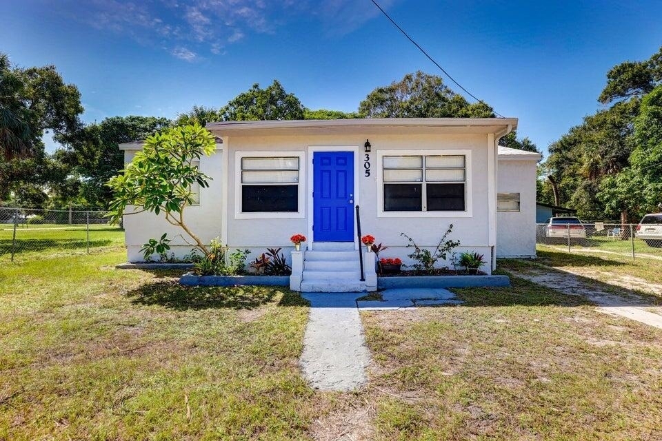 305 N 13th Street - Photo 0
