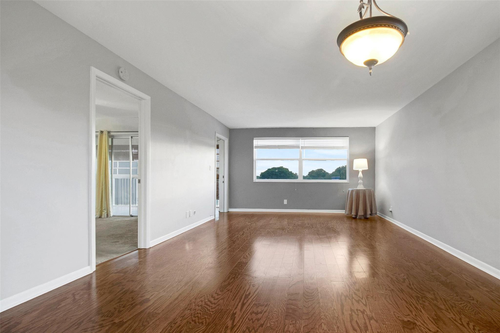 6890 Royal Palm Boulevard - Photo 24