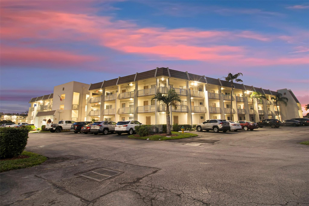 6890 Royal Palm Boulevard - Photo 30