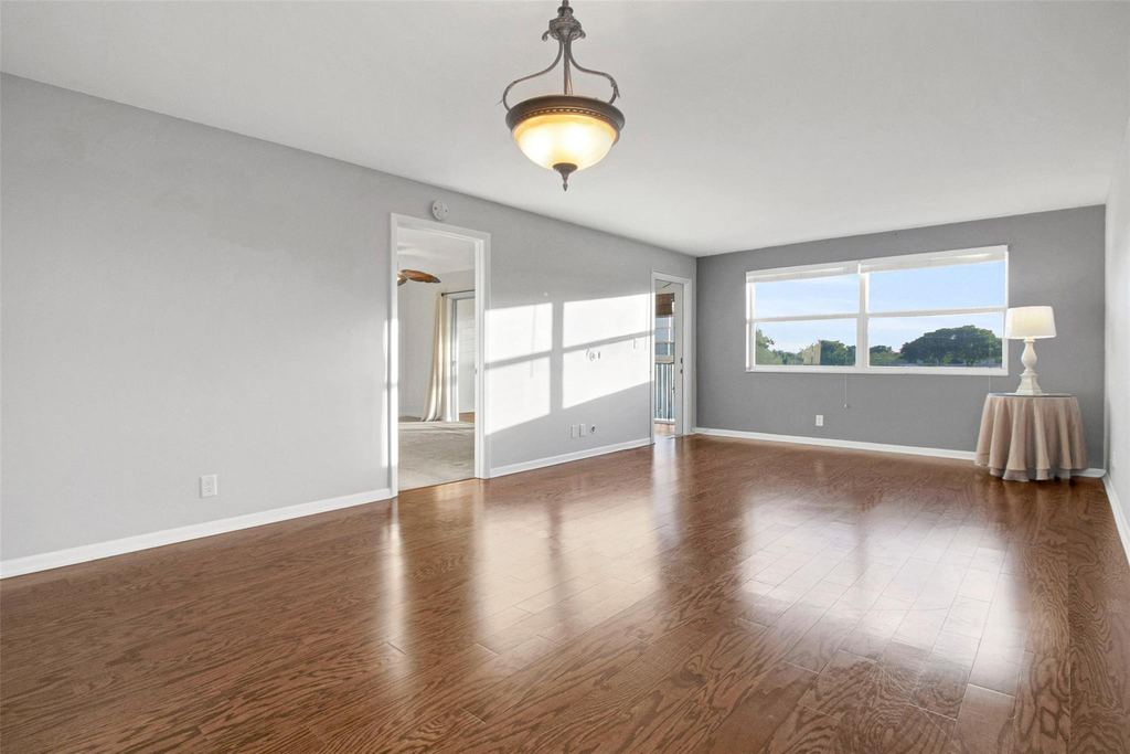 6890 Royal Palm Boulevard - Photo 8