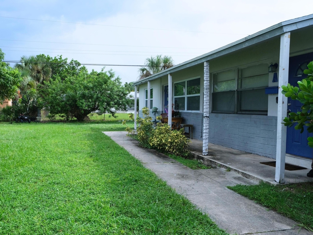 401 Silver Beach Road - Photo 2