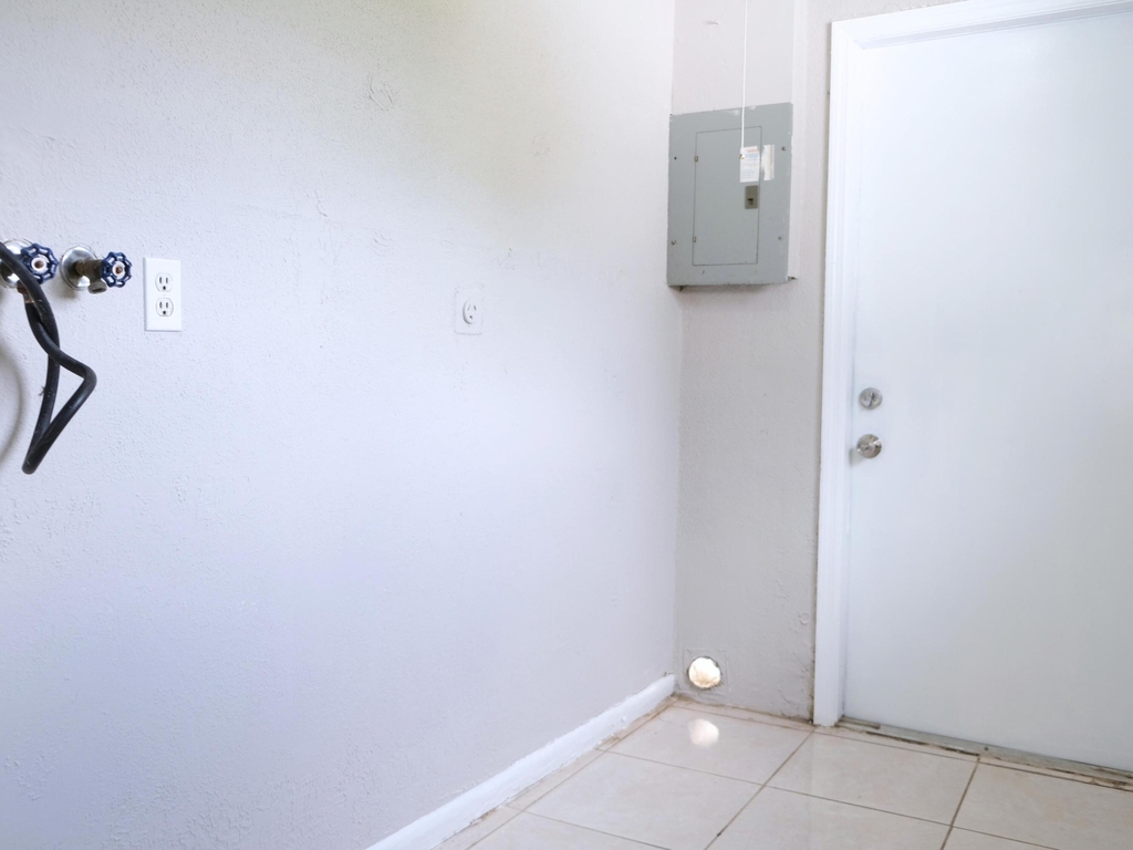 401 Silver Beach Road - Photo 7