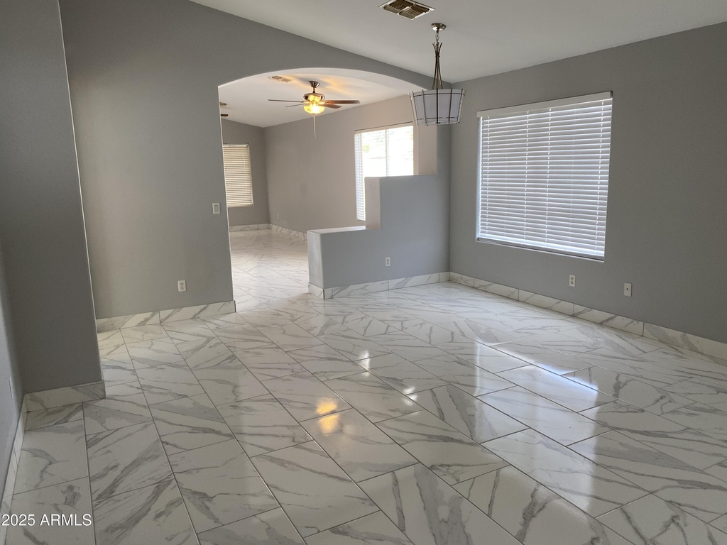 8022 W Salter Drive - Photo 3