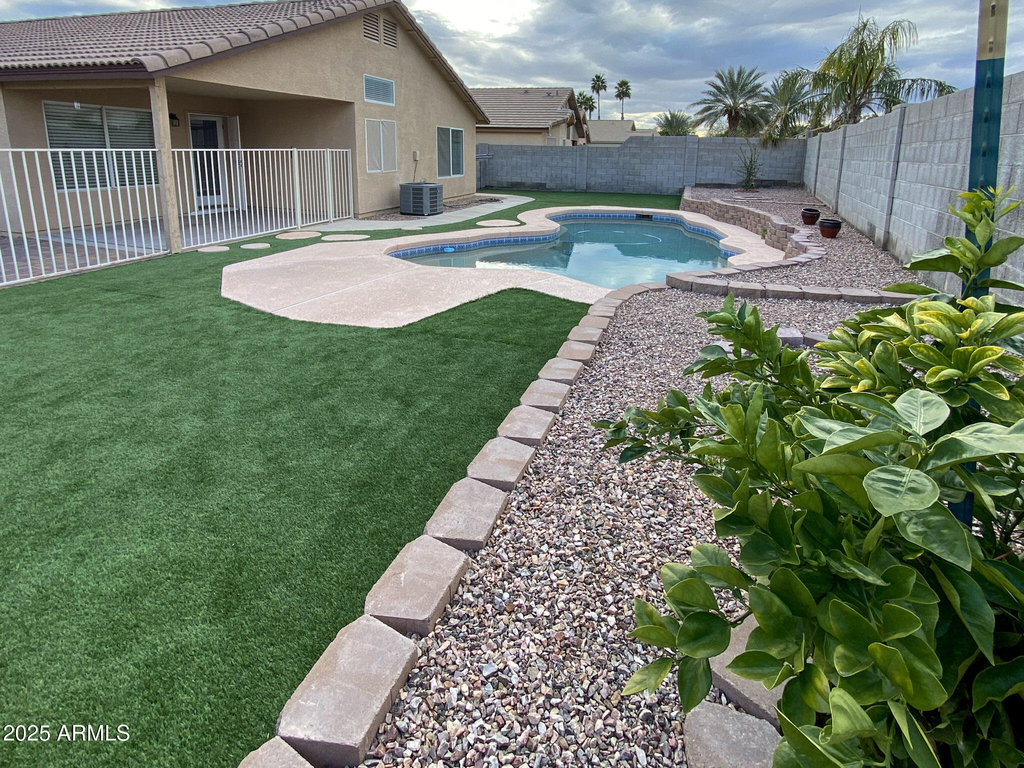 8022 W Salter Drive - Photo 24