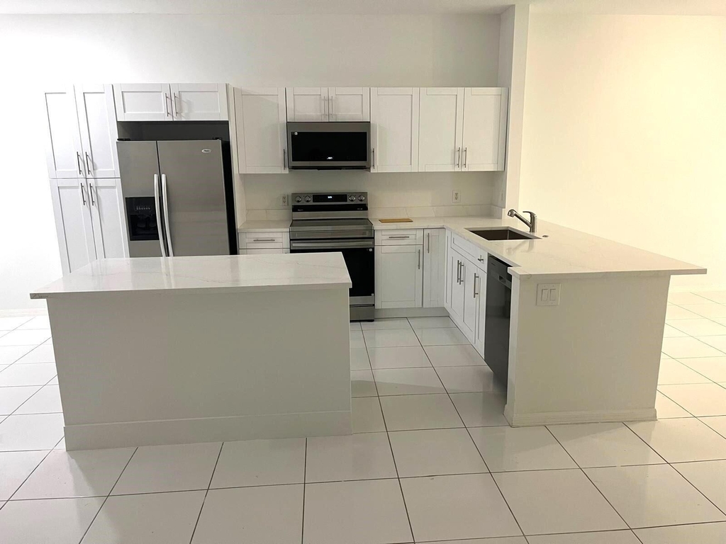3166 Via Poinciana - Photo 7