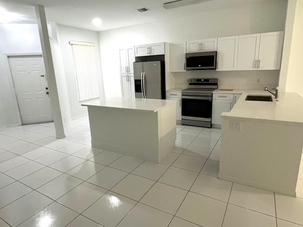 3166 Via Poinciana - Photo 10