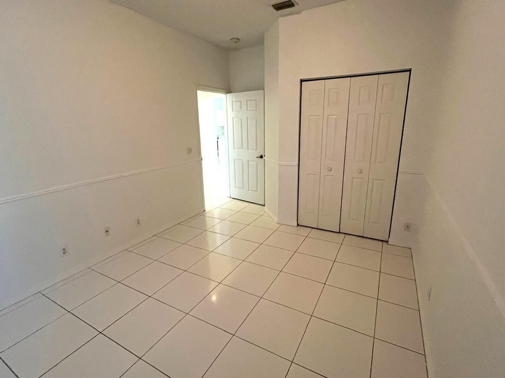 3166 Via Poinciana - Photo 27