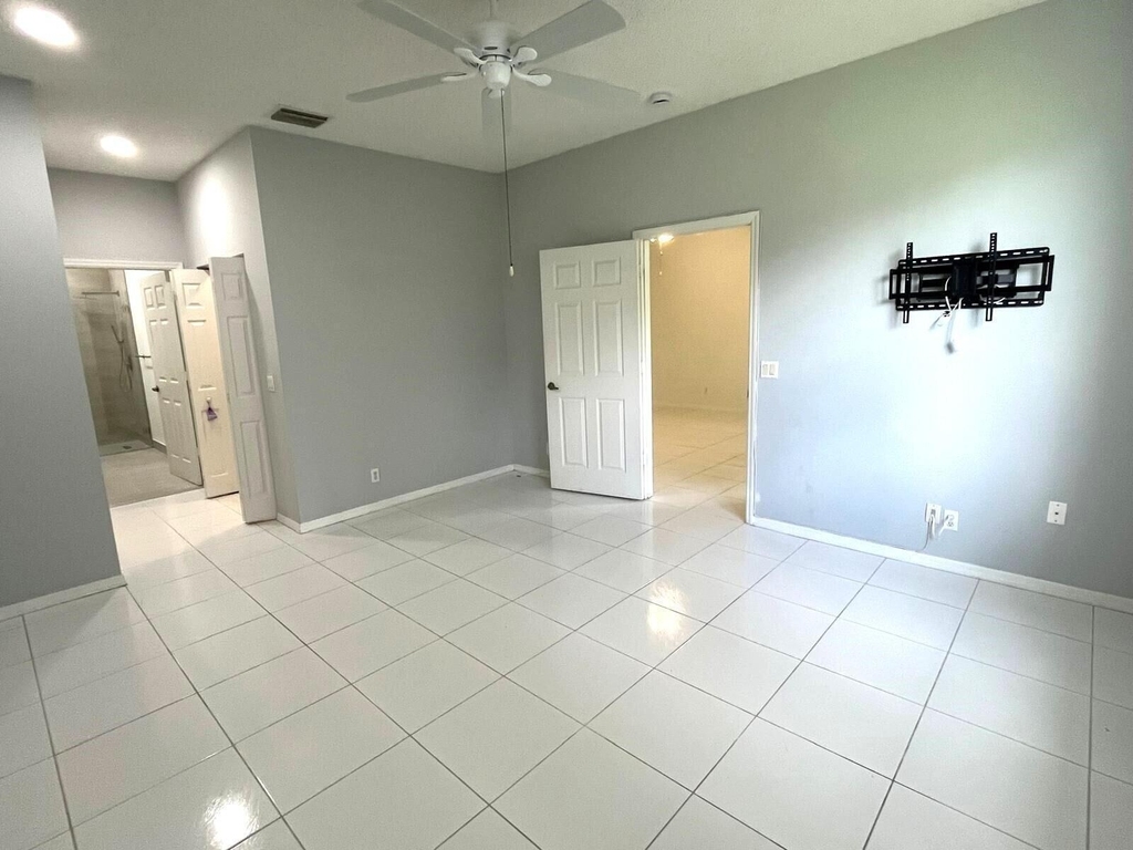 3166 Via Poinciana - Photo 13