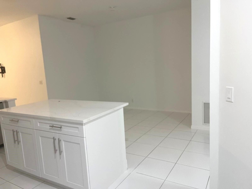 3166 Via Poinciana - Photo 6