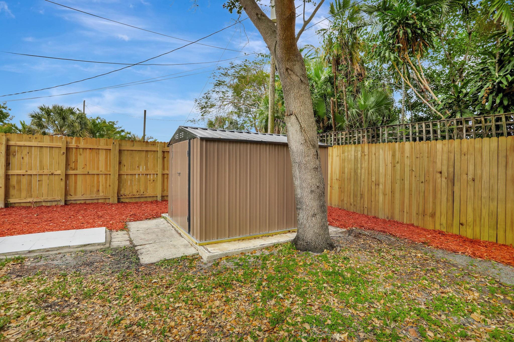 5500 N Andrews Avenue N - Photo 14