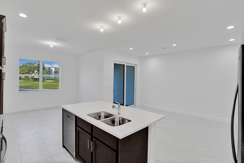 585 Sanderling Circle - Photo 11