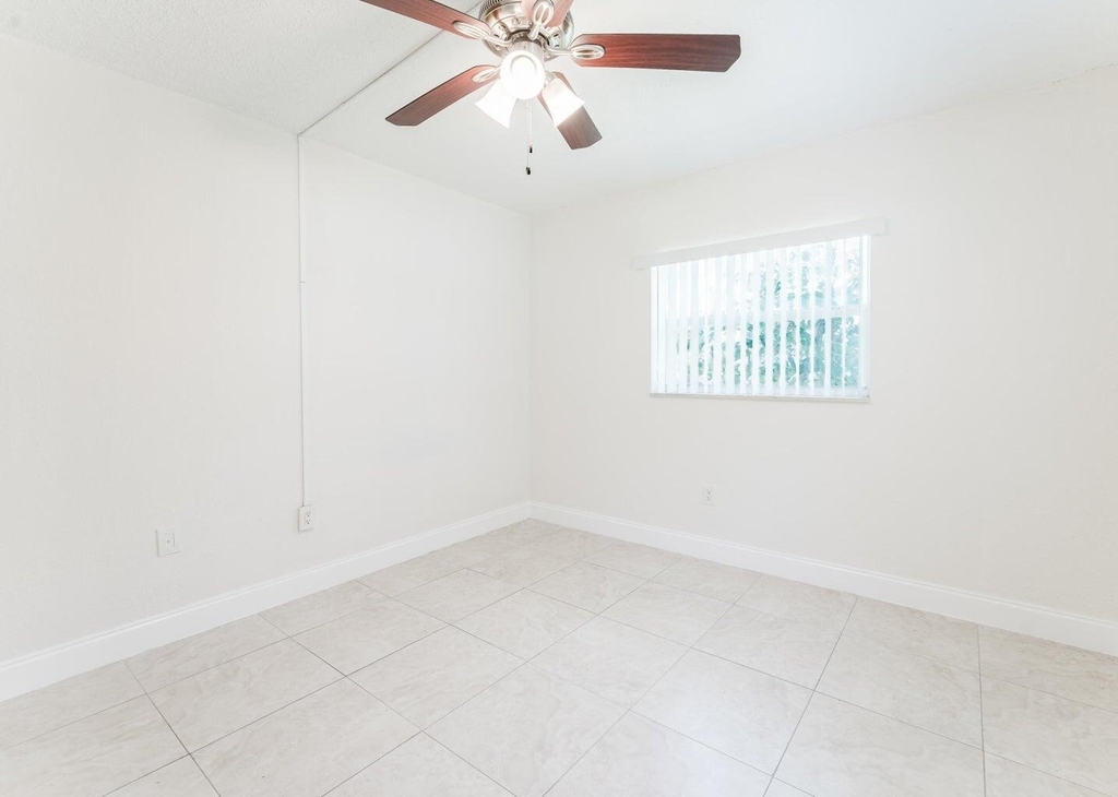 201 Sw 7th Street - Photo 18