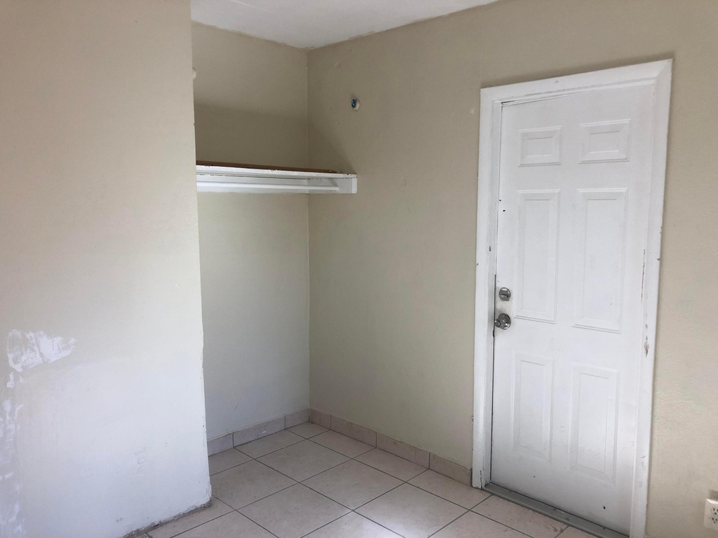 829 Nw 10th Terrace - Photo 6