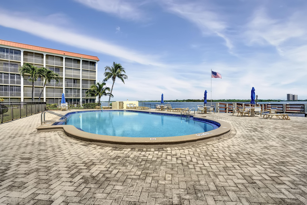 100 Paradise Harbour Boulevard - Photo 23