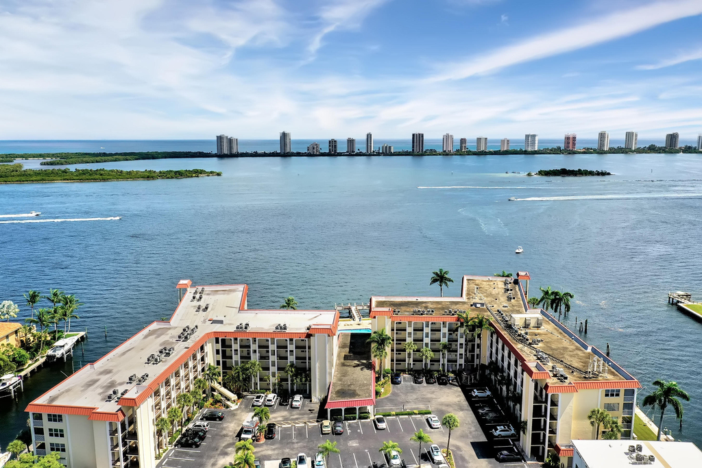 100 Paradise Harbour Boulevard - Photo 3