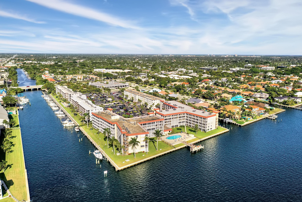 100 Paradise Harbour Boulevard - Photo 1