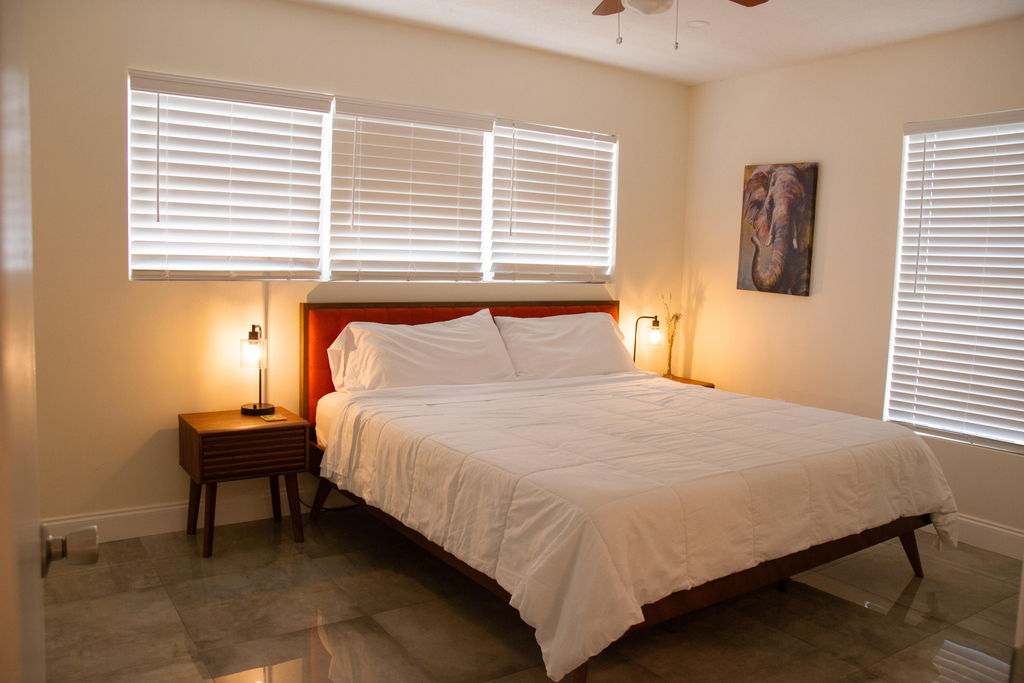 158 E 23rd Street - Photo 9