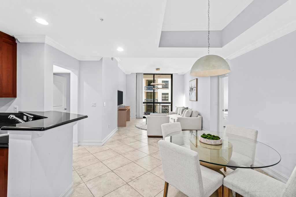 701 S Olive Avenue - Photo 2