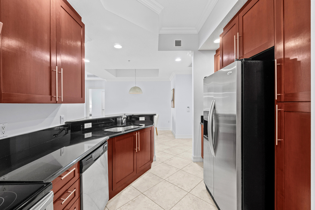 701 S Olive Avenue - Photo 9