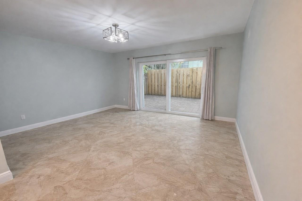 809 W Oakland Park Boulevard - Photo 2