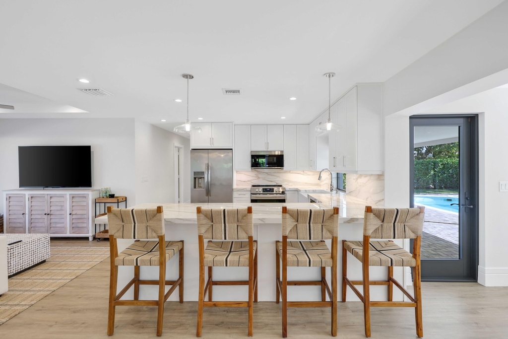 340 Ne 23rd Way - Photo 8