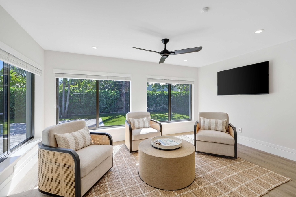 340 Ne 23rd Way - Photo 18