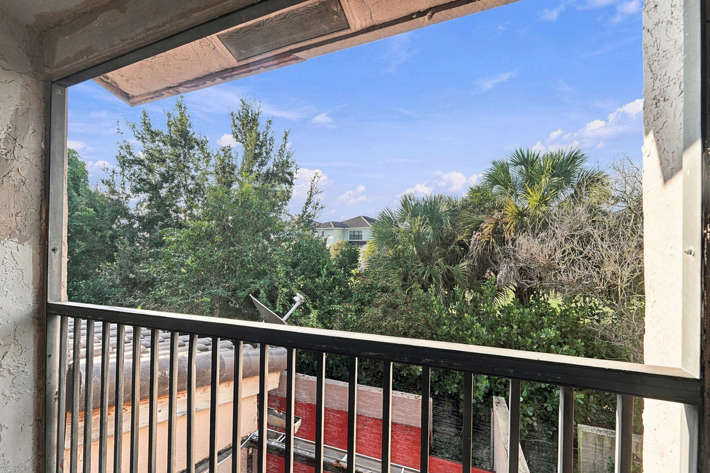 8690 Nw 40th Street - Photo 10