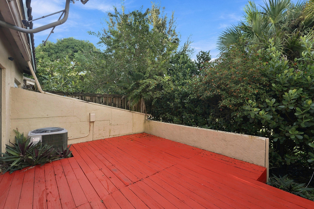 8690 Nw 40th Street - Photo 2