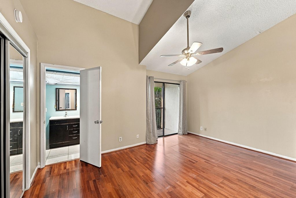 8690 Nw 40th Street - Photo 12