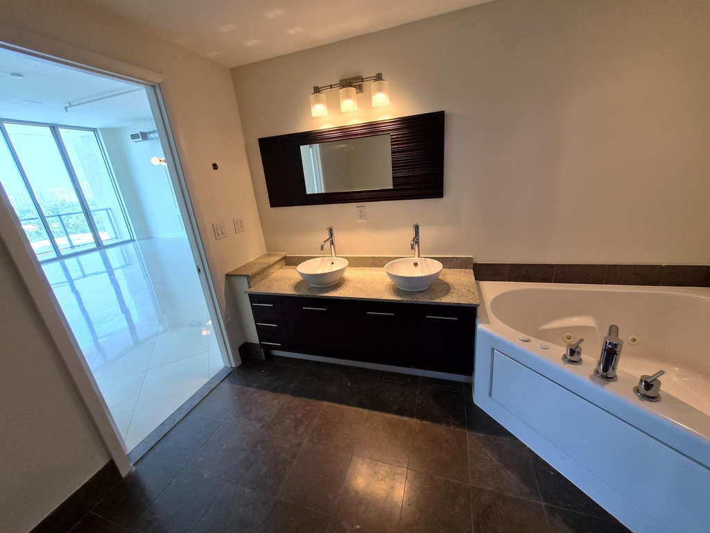 3029 Ne 188th Street - Photo 32