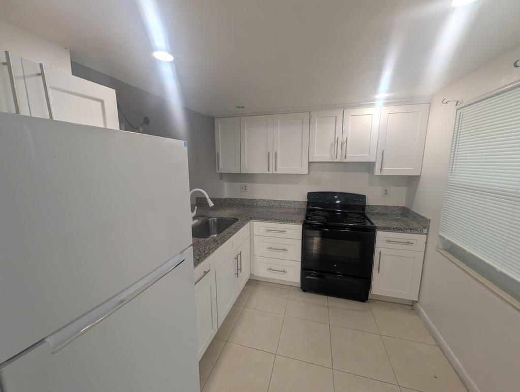 3101 Nw 47th Terrace - Photo 2