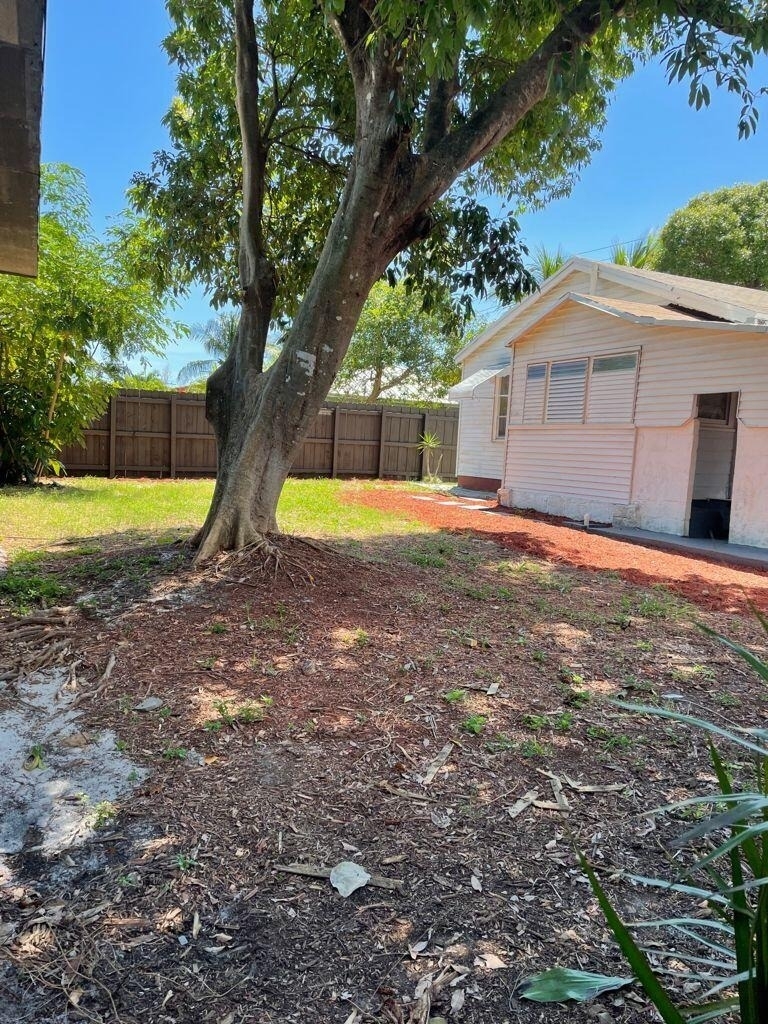 645 Ne 38th Street - Photo 17