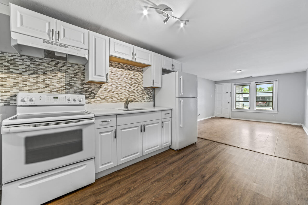 645 Ne 38th Street - Photo 11