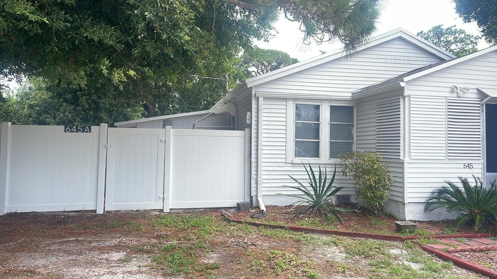 645 Ne 38th Street - Photo 19