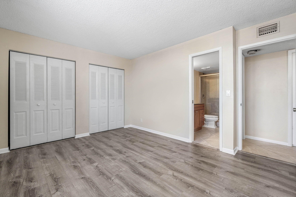2455 Lindell Boulevard - Photo 16