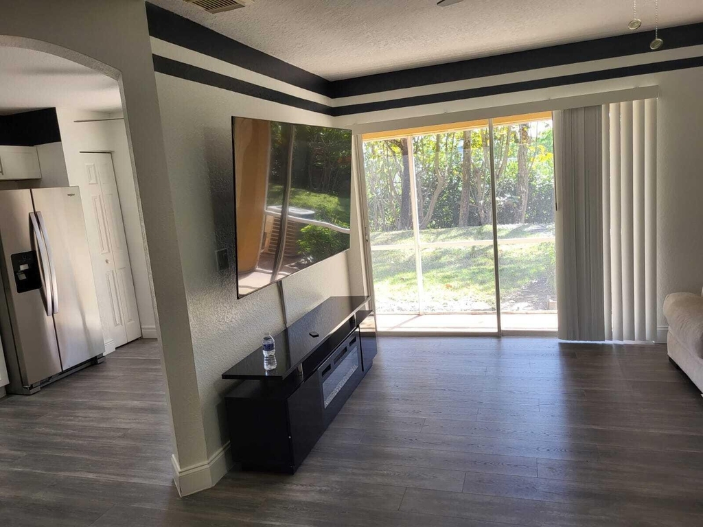 6136 Southard Street - Photo 6