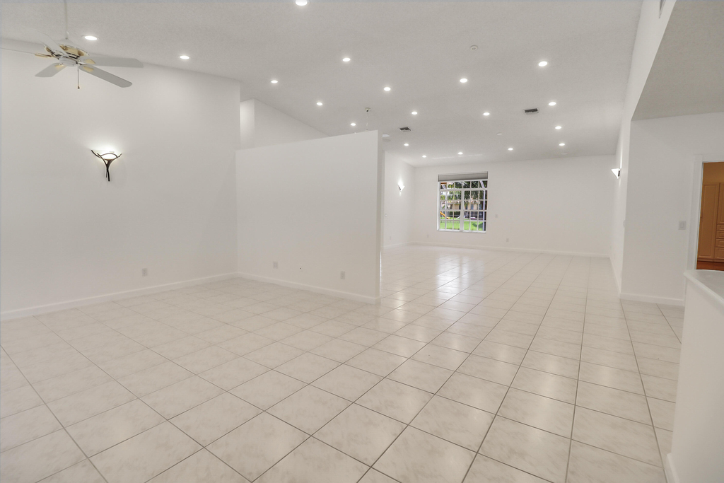 551 Nw 108th Avenue - Photo 5