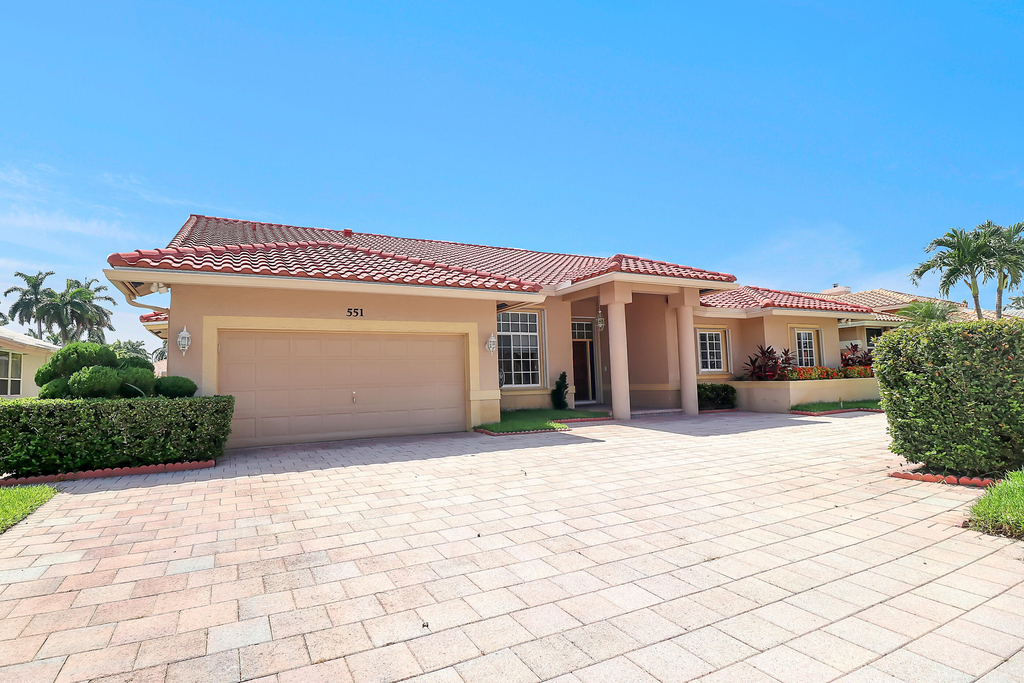 551 Nw 108th Avenue - Photo 1