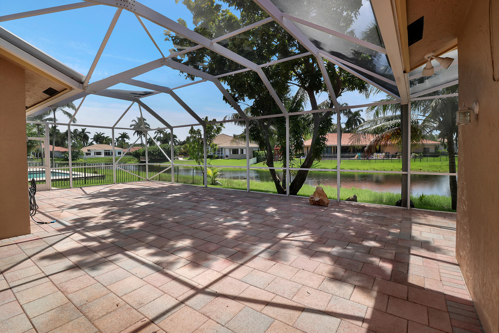 551 Nw 108th Avenue - Photo 32